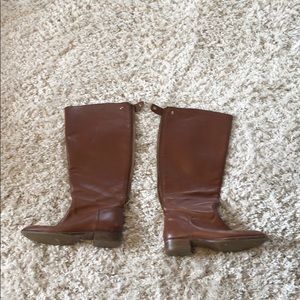 Brown boots.